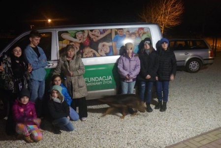 Dzieci i młodzież z Brodzicy przekazały paczki ze słodyczami dzieciom w Domu Dziecka na Ukrainie.